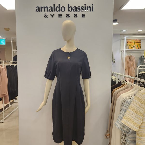 [하프클럽][아날도바시니] 아날도바시니 23SS 원버튼 2터크 원피스 AW06OP04M 뉴코아울산성남점