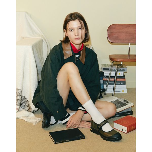 [하프클럽][아떼바네사브루노 슈즈] [22FW 바네사브루노 여성] 카키 소가죽 비브람 메리제인 슈즈_VKSO2F177K2